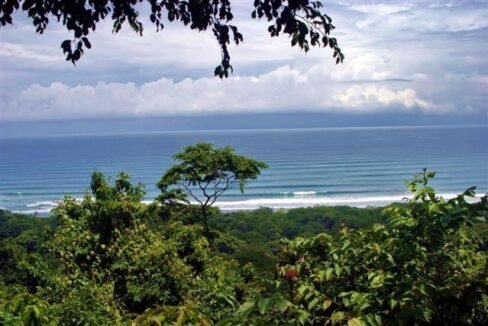 Mountain near the Pacific Ocean